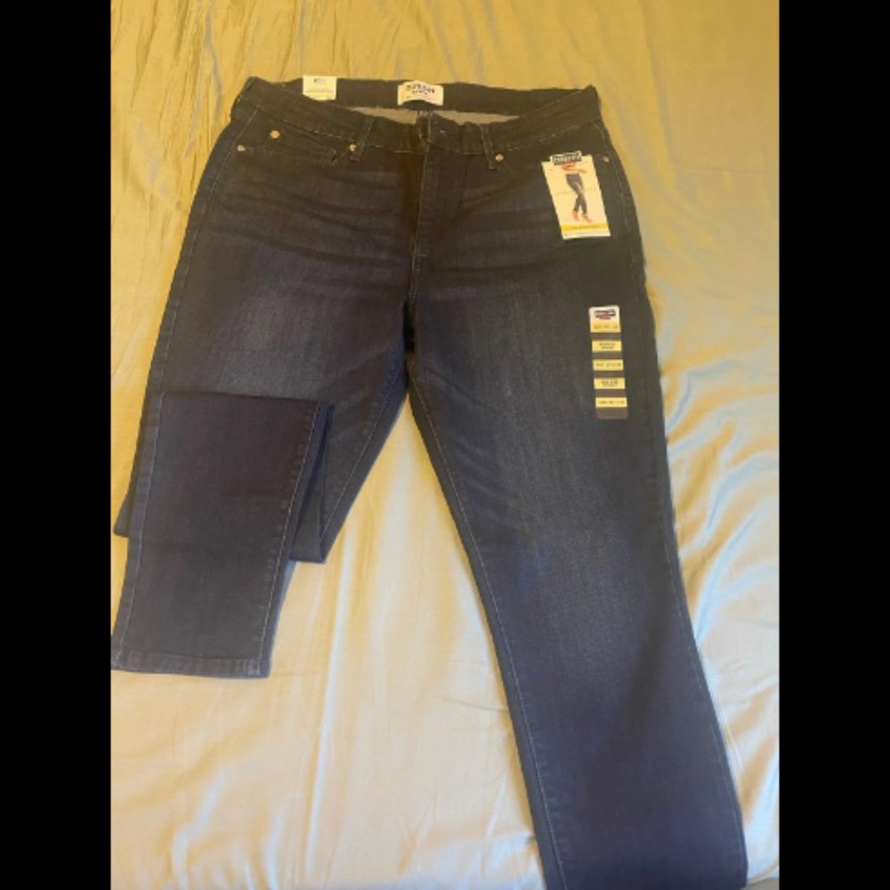 Denizen Levi Mid Rise Skinny Jeans